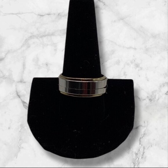 Black Star Design Stainless Steel Unisex Ring Sliver Tone Size 10 - Picture 6 of 7